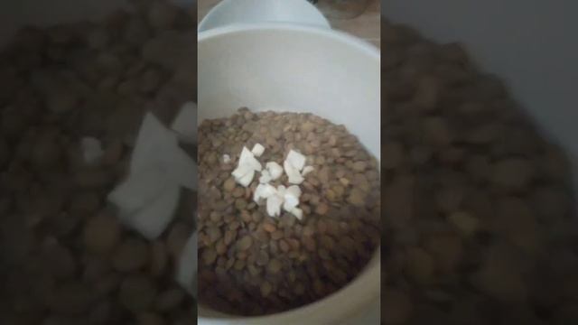 Хумус из чечевицы.