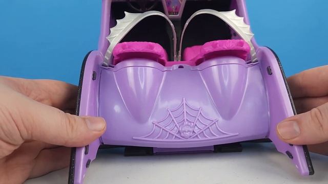 Get In Ghouls! We're Going Scaring! Monster High Ghoul Mobile Vehicle! смотреть онлайн