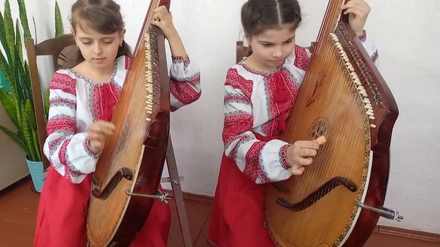 укр. народ. танок " Холонівська полька" аранж. О. Герасименко, дует у скл. Павук Р. і Кульчикої С. смотреть онлайн