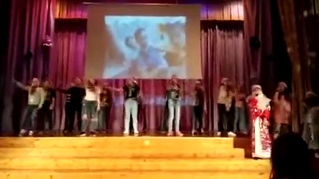 Наше выступление с классом/Я снегурочка/Новый год смотреть онлайн