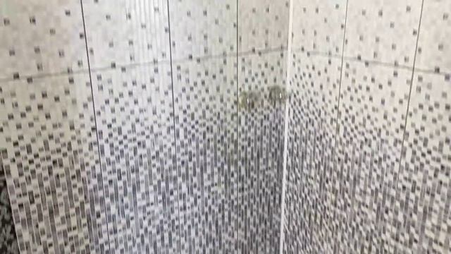 ПЛИТКА В ВАННОЙ СВОИМИ РУКАМИ. КЕРАМИЧЕСКАЯ ПЛИТКА КЕРАМОГРАНИТ КАК ЗАТЕРЕТЬ ПЛИТОЧНЫЕ ШВЫ С ЦЕРЕЗИ смотреть онлайн