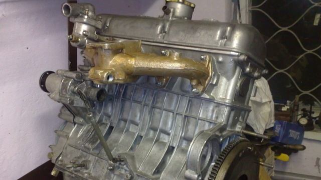 Обычный паренёк из деревни подарил Москвичу вторую жизнь: ручная сборка ИЖ-412 смотреть онлайн