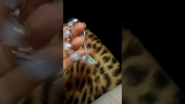 Браслет с искусственным лунным камнем смотреть онлайн