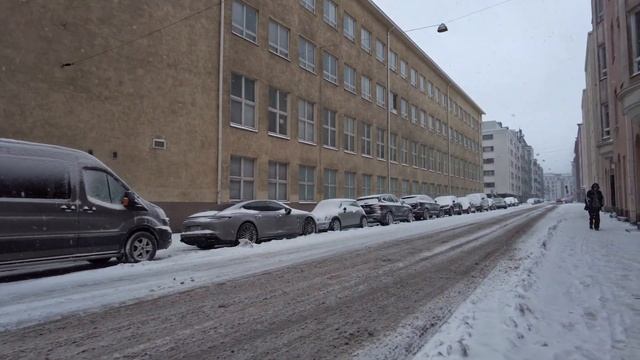 First Snow In Helsinki Finland ❄️☃️ Snowfall Walk In Kamppi & Punavuori ? (November 21 2022)