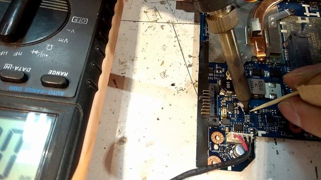 Ремонт ноутбука Lenovo G580 не включается, пропадающее КЗ (Lenovo G580 Laptop Repair Won't Turn On) смотреть онлайн