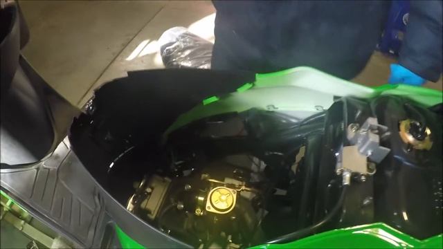 HOW TO CHANGE YOUR SPARK PLUG A 49cc SCOOTER смотреть онлайн