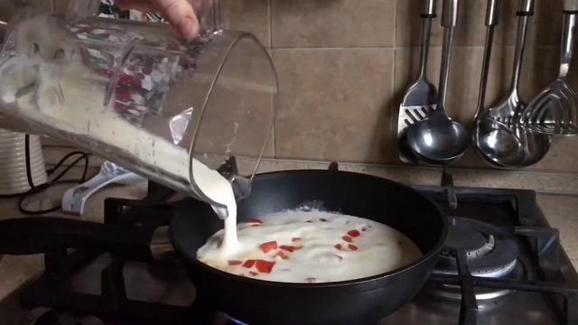 Пышный омлет с сыром при помощи блендера смотреть онлайн