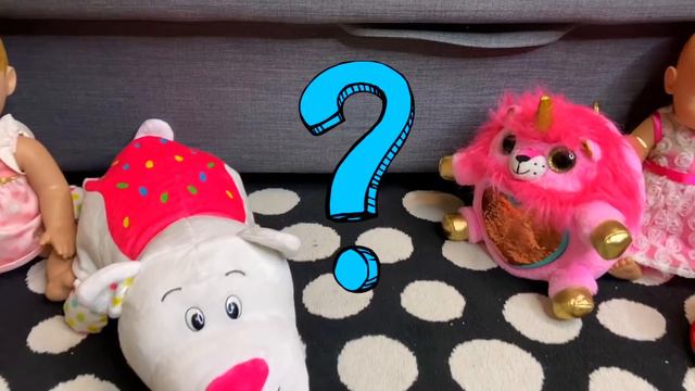 Маша устроила дома детский сад с игрушками пока Мама спит смотреть онлайн