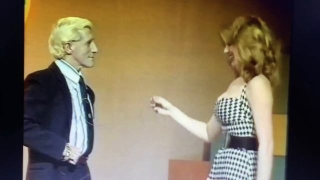 Unseen Early 80's Footage of Jimmy Savile Being A Perv смотреть онлайн