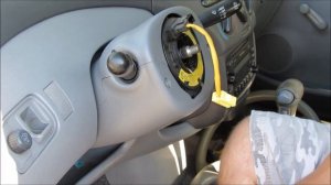 Toyota Echo S01E07 How to Remove Toyota Echo Airbag