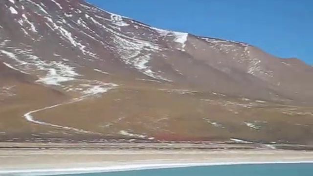 Laguna Verde in Bolivia смотреть онлайн