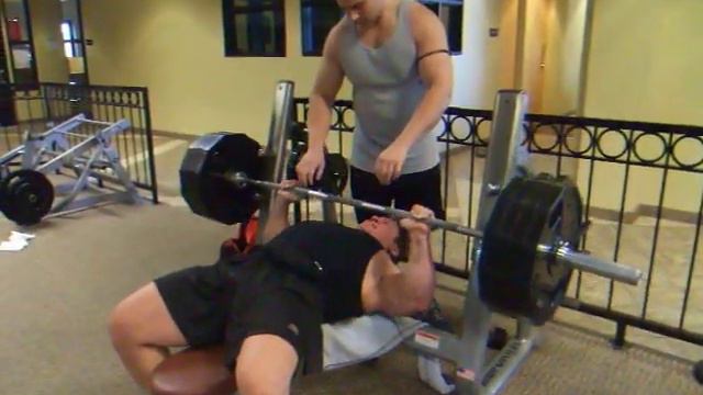 Rob Harrop 405 lbs. bench press смотреть онлайн