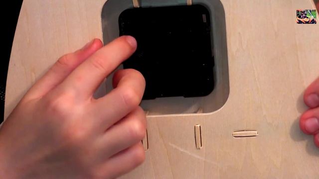 РАЗВИВАЮЩАЯ ИГРУШКА BONDIBON: Часовая мастерская 