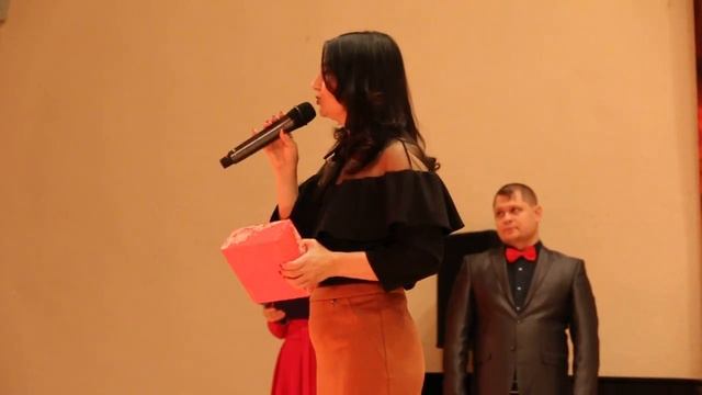 Роскошная тропическая бабочка как символ мудрости - миасским учителям. День Учителя смотреть онлайн