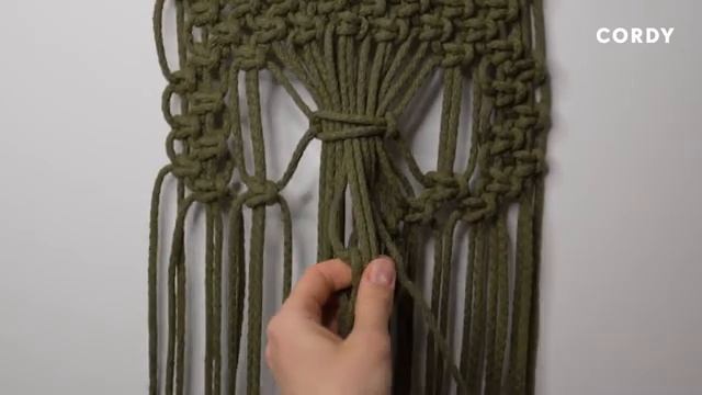 Салфетка в технике макраме. Мастер класс по вязанию_[360p]