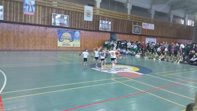 Младшая группа чирлидинга Хогвартс - kids смотреть онлайн