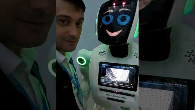Робот на фестивале молодёжи и студентов смотреть онлайн
