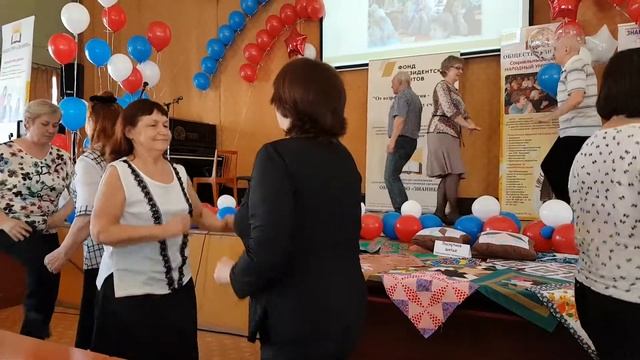 ТАНЦУЕМ  ВСЕ!