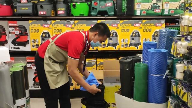 Testing out wet and dry vacuum cleaner at True Value WD 1s classic at K'archer Germany brand 2022 смотреть онлайн