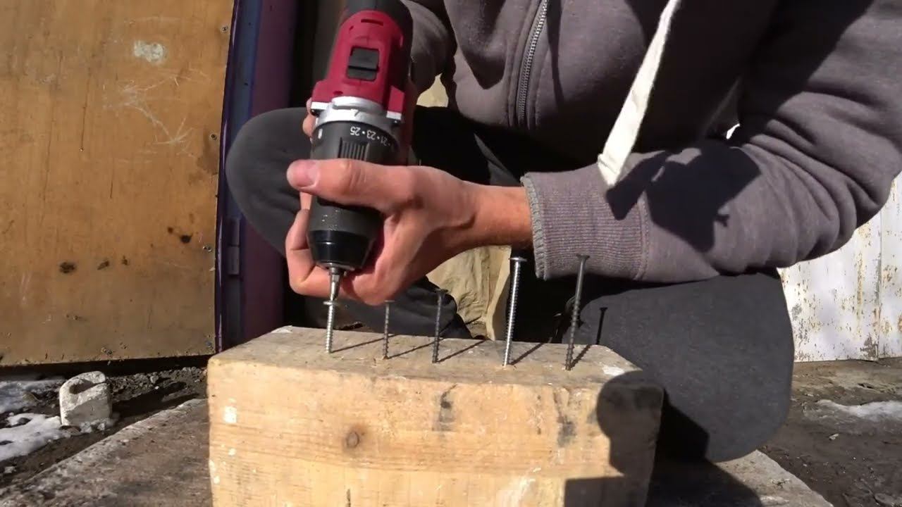 Надежный шуруповерт с цельнометаллическим патроном. REDVERG RD-S18/U смотреть онлайн