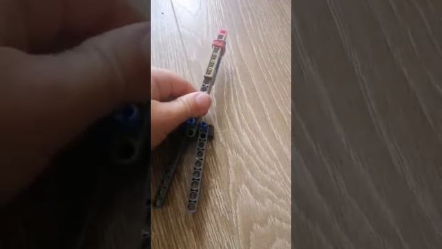 Как сделать нож выкидушку из ЛЕГО смотреть онлайн
