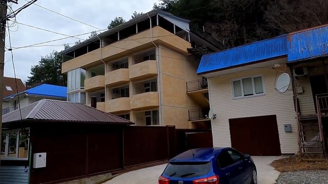 ул. Циолковского ,февраль 2022. Верней только часть улицы!?ЛАЗАРЕВСКОЕ СЕГОДНЯ?СОЧИ. смотреть онлайн