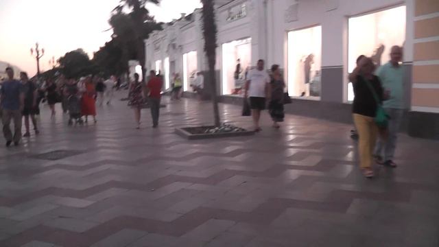 Крым, вечерняя Ялта смотреть онлайн