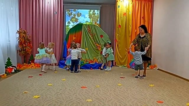 Осеннее развлечение в детском саду. ДОУ№110, группа "Ручеёк" смотреть онлайн