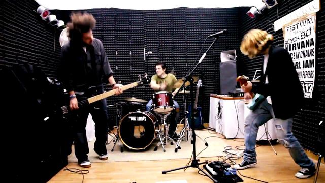 LOVE BUZZ - The Buzz Lovers