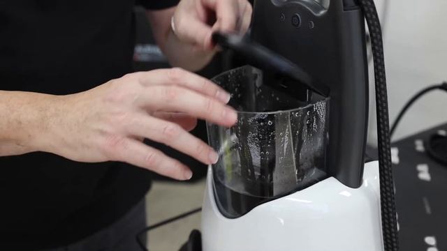 Laurastar LIFT & LIFT Xtra installing the filter cartridge смотреть онлайн