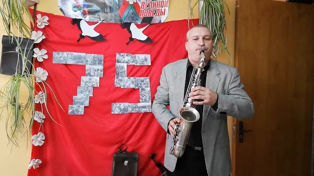 Попурри мелодий песен военных лет- исполняет Александр Хвостенко (СКД "Сольский Дом культуры") смотреть онлайн