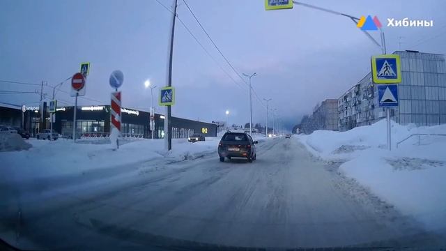 Хибины.com: ВАЗ-2111 "подрезал" машину с регистратором в Апатитах смотреть онлайн