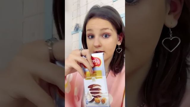 ДАРИМ ШОКОЛАДКУ КРАСИВО смотреть онлайн