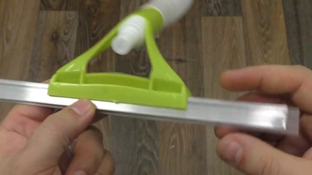 Очиститель стекол / распылитель спрей + щетка ► Посылка из Китая / AliExpress смотреть онлайн