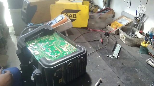 INVERSORAS  DE  SOLDA ESAB QUANDO  LIGA DESLIGA O DISJUNTO DA REDE