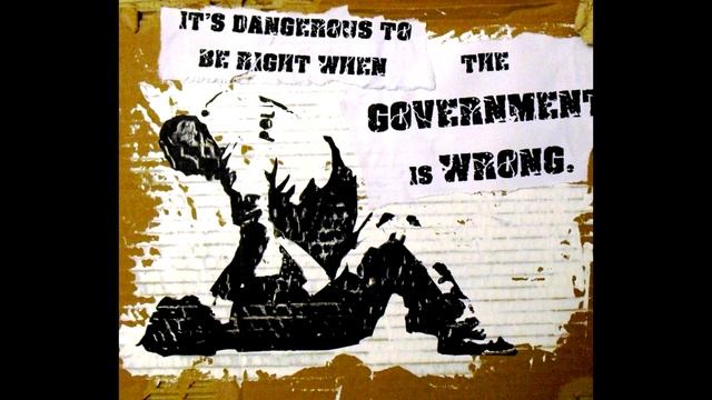 Gyuricza - FAR TOO LOUD смотреть онлайн