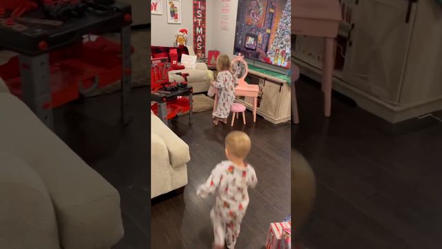 BEST thing as a parent is to see THIS #dad #kids #parenting #christmas #shortsvideo #youtube #love смотреть онлайн