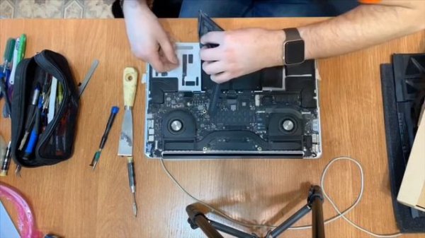 Замена батареи MacBook Pro 15 Late 2013 A1398