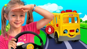 Колеса у автобуса крутятся - Детские песни от Майи и Маши