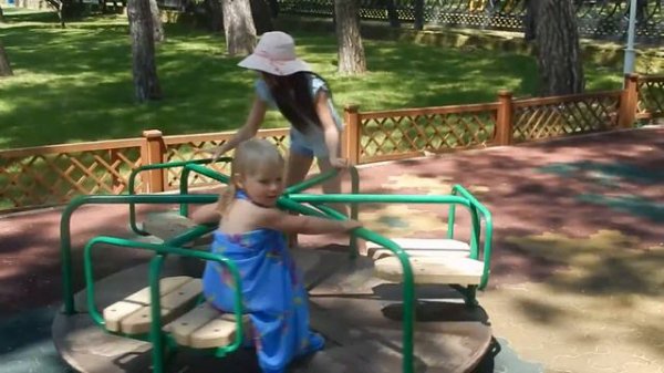 на игровой площадке