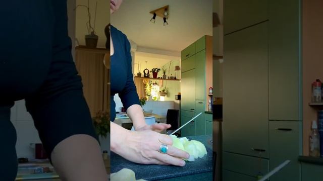 Суп із пастернаку та бульонних кубиків.