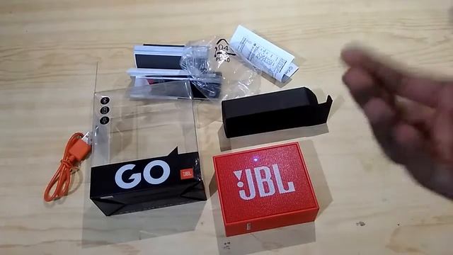 JBL GO ! Bluetooth speaker 2017 edition смотреть онлайн