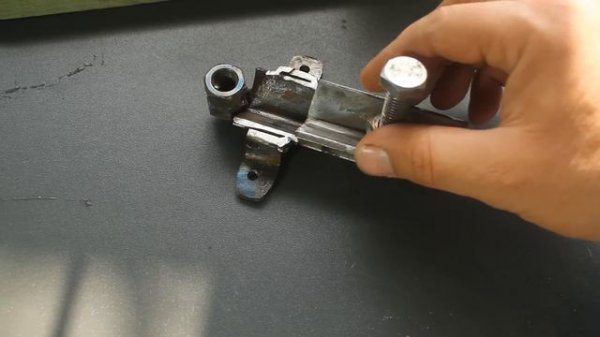 I sharpen drills in 30 seconds. Tool for sharpening drills. idea #2