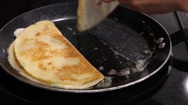 Готовятся за 5 минут! Съедаются ещё быстрее! Лепёшки с сыром Супер завтрак смотреть онлайн