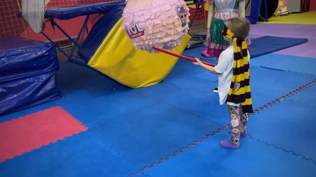 День рождения Александры в батутном центре «Небо» смотреть онлайн