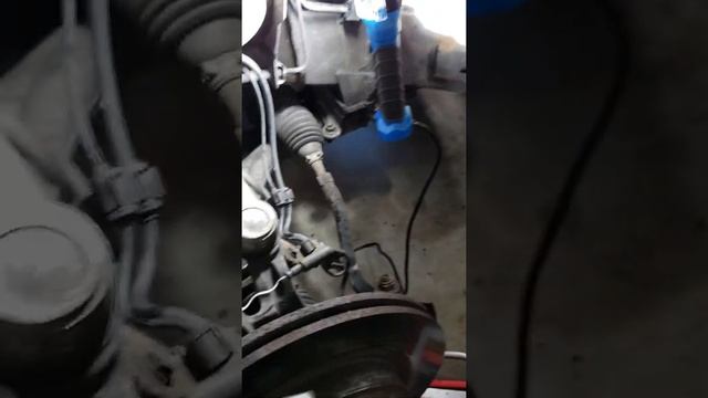 ML350 KYB front shock replacement - safety warning смотреть онлайн