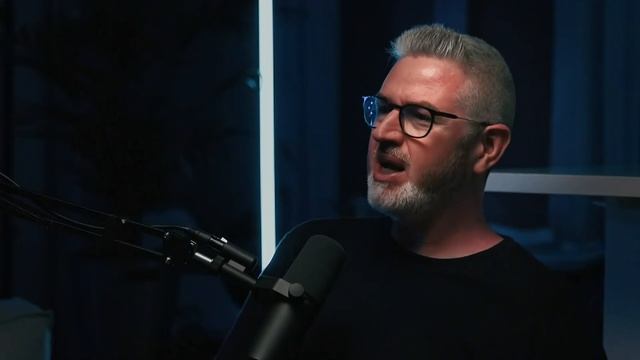 ALCOOL, ARGENT, SUICIDE : COMMENT VAINCRE L'ADDICTION / PODCAST смотреть онлайн