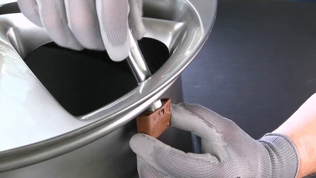 Установка датчиков давления в шинах TPMS с металлическим вентилем на автомобилях Opel смотреть онлайн