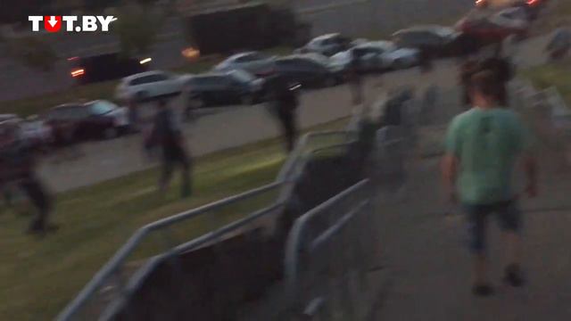 Люди бьются с ОМОНом Минск Беларусь смотреть онлайн