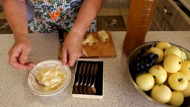 С яблочным спасом!